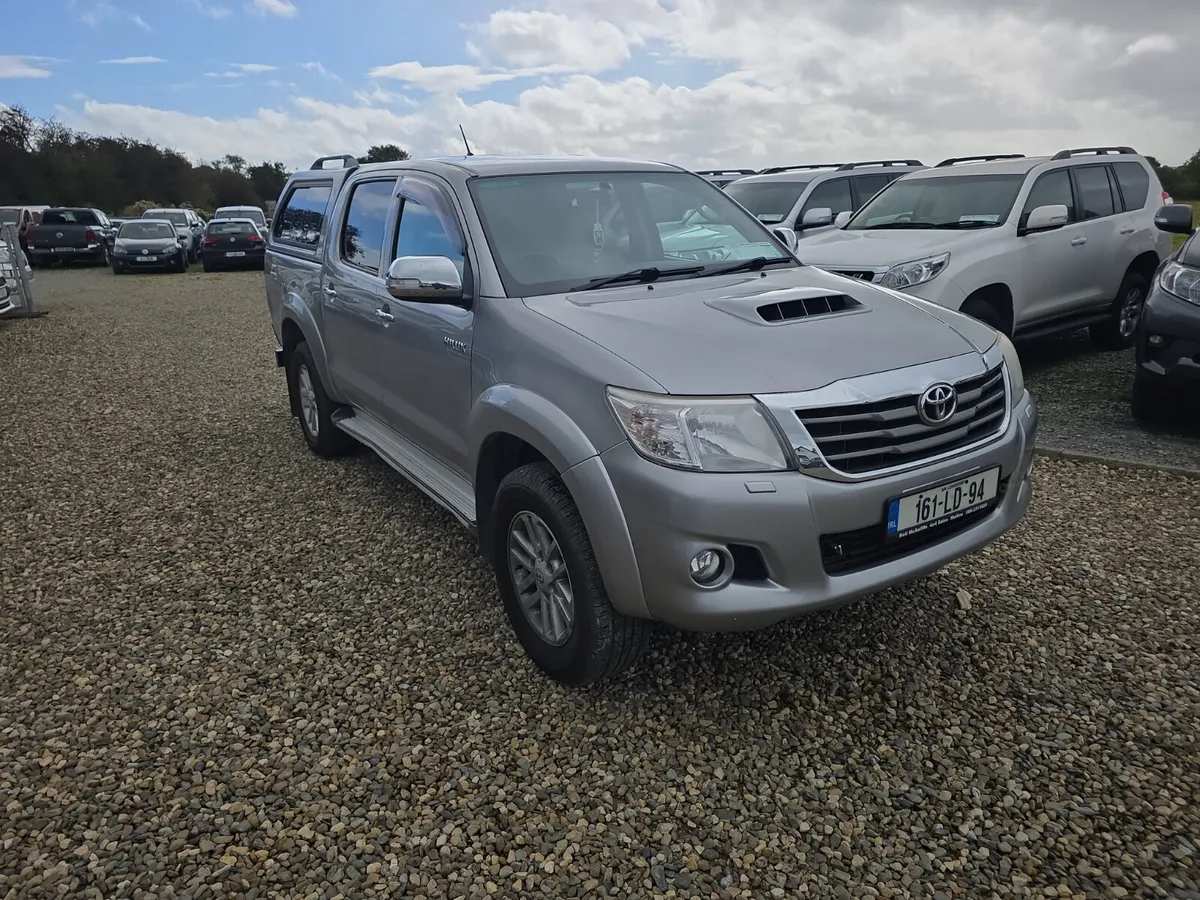 Toyota Hilux 3.0 D4D SR5 - Image 1