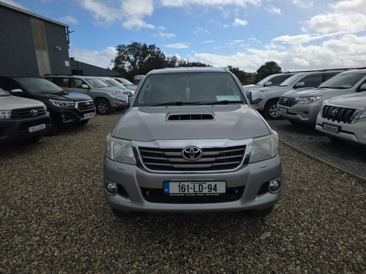 Toyota Hilux 3.0 D4D SR5 - Image 2