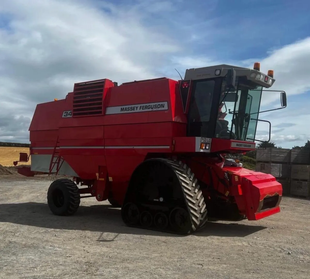Set of tracks of a combine fits 2 types - Image 4