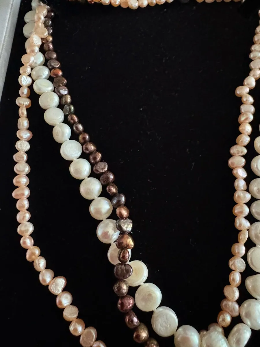 Vintage pearl necklace - Image 2