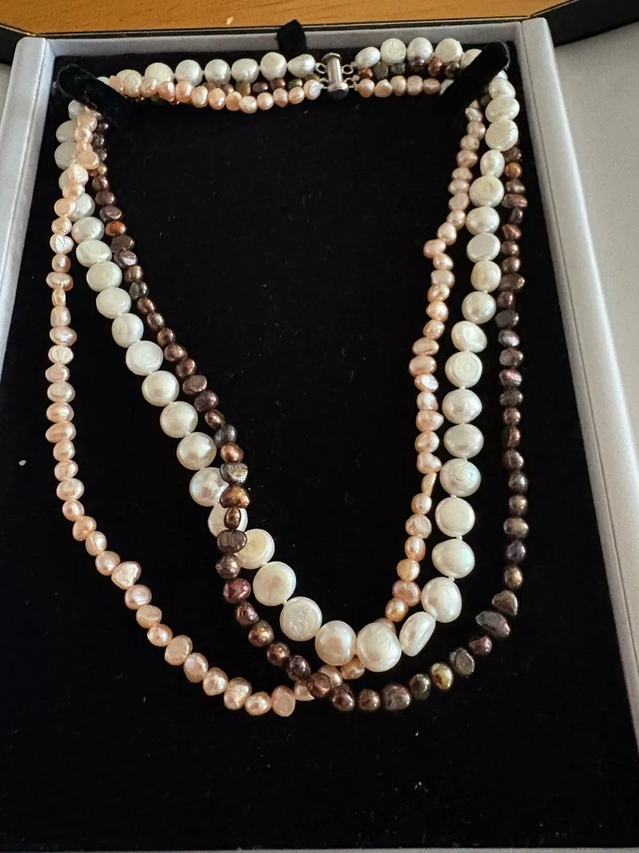 Vintage pearl necklace - Image 1
