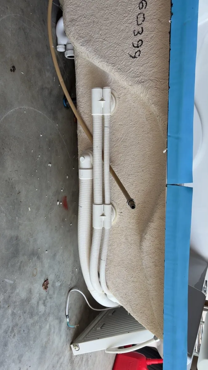 Vogue Jacuzzi 2 person bath - Image 4