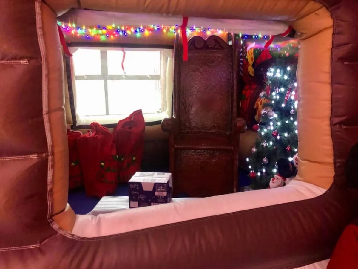 Santas fibreglass throne - Image 2