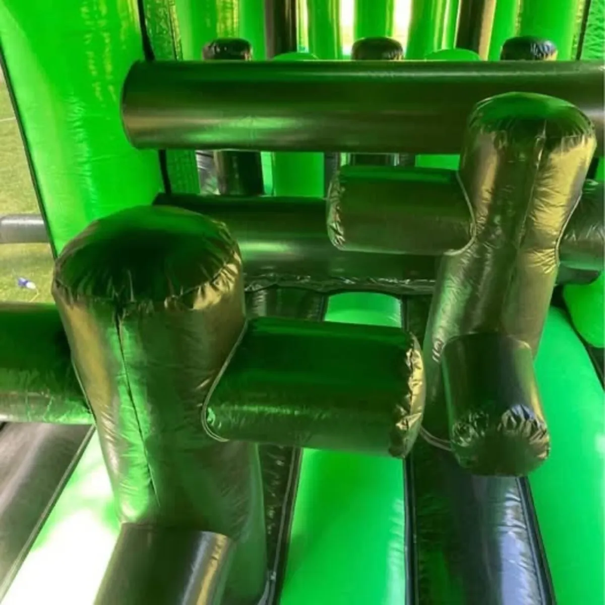 bouncy castle 3 part obstacle course + 3 blowers - Image 4