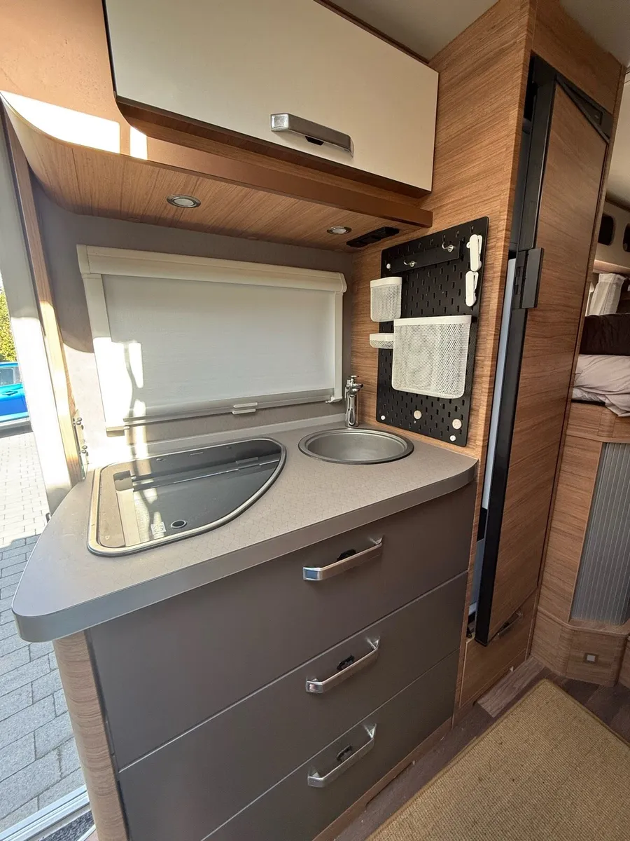 Motorhome - Image 4