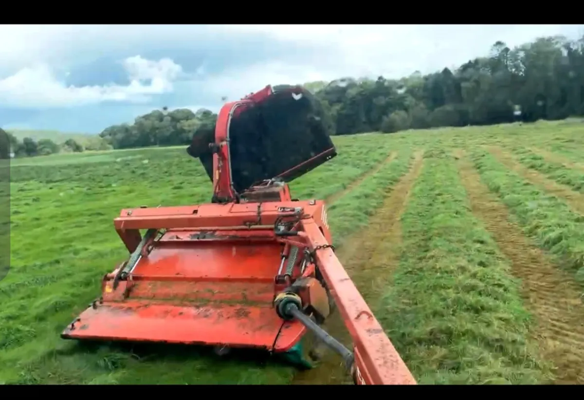 Trailed mower - Image 1