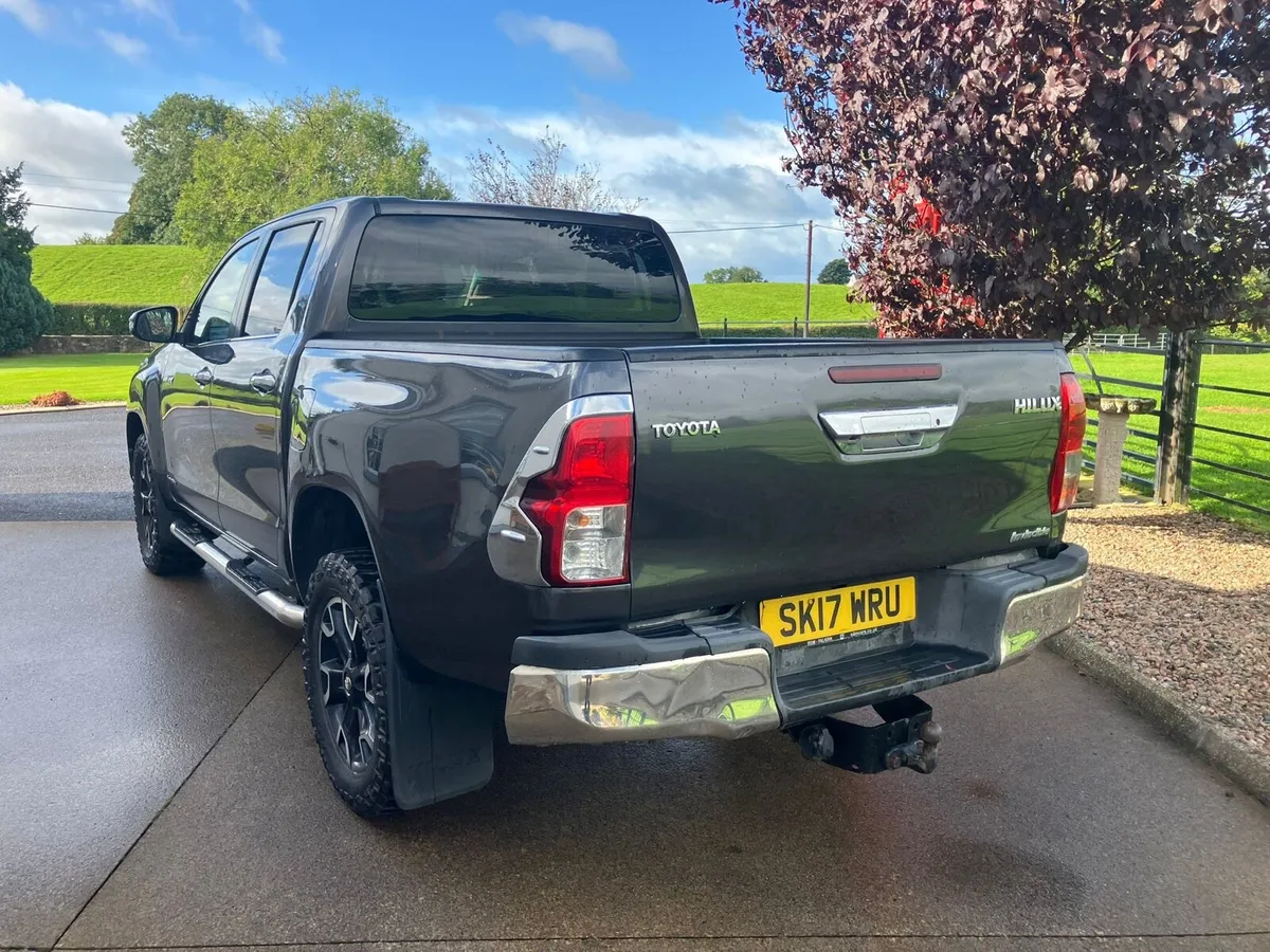 2017 Toyota Hilux - Image 4