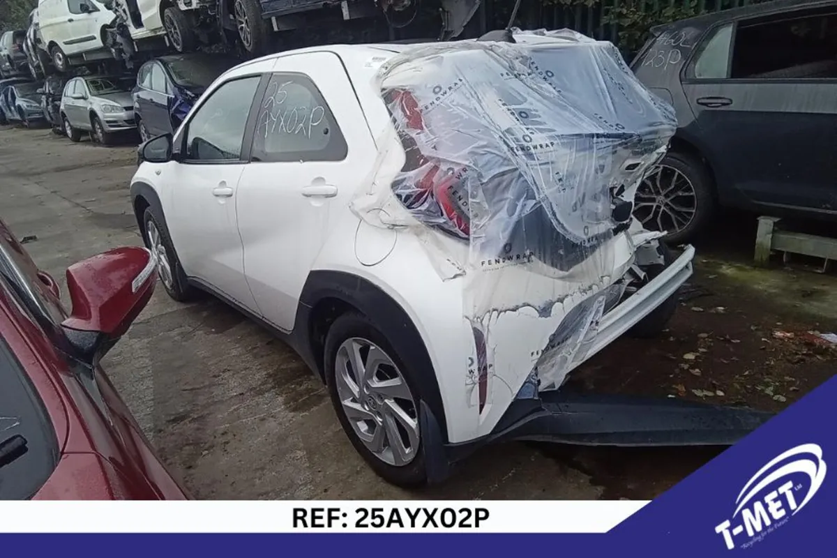 2023 TOYOTA  AYGO X BREAKING FOR PARTS - Image 4