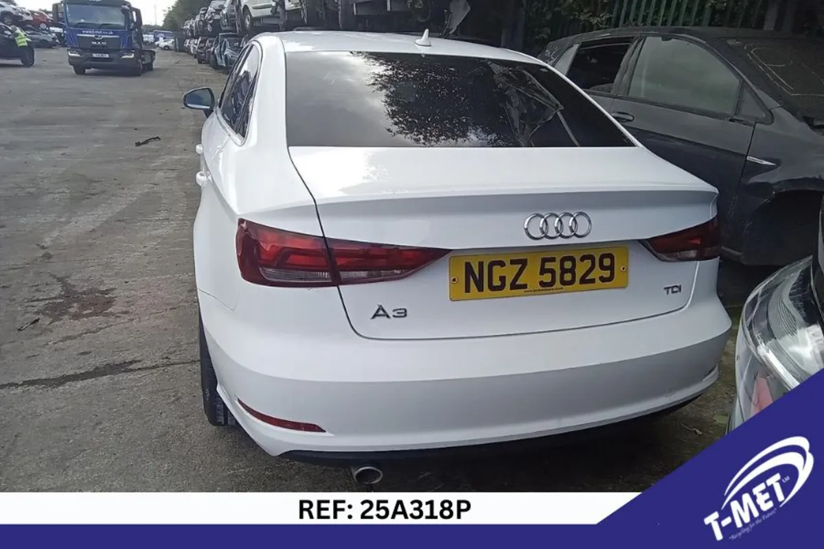 2015 AUDI A3 BREAKING FOR PARTS - Image 1