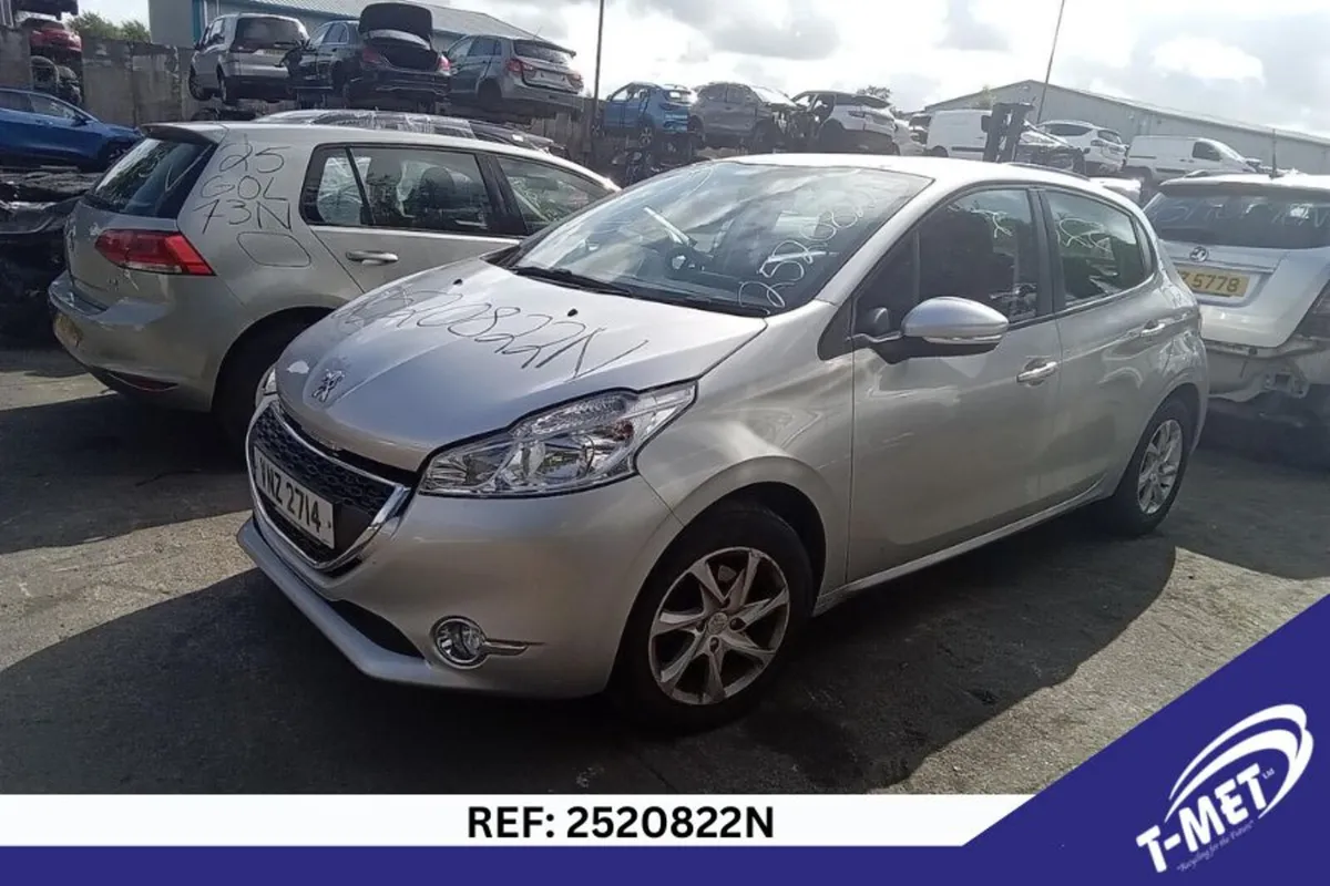 2015 PEUGEOT 208 BREAKING FOR PARTS - Image 1