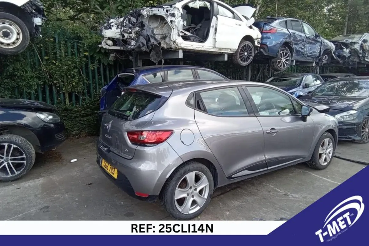 2016 RENAULT CLIO BREAKING FOR PARTS - Image 1