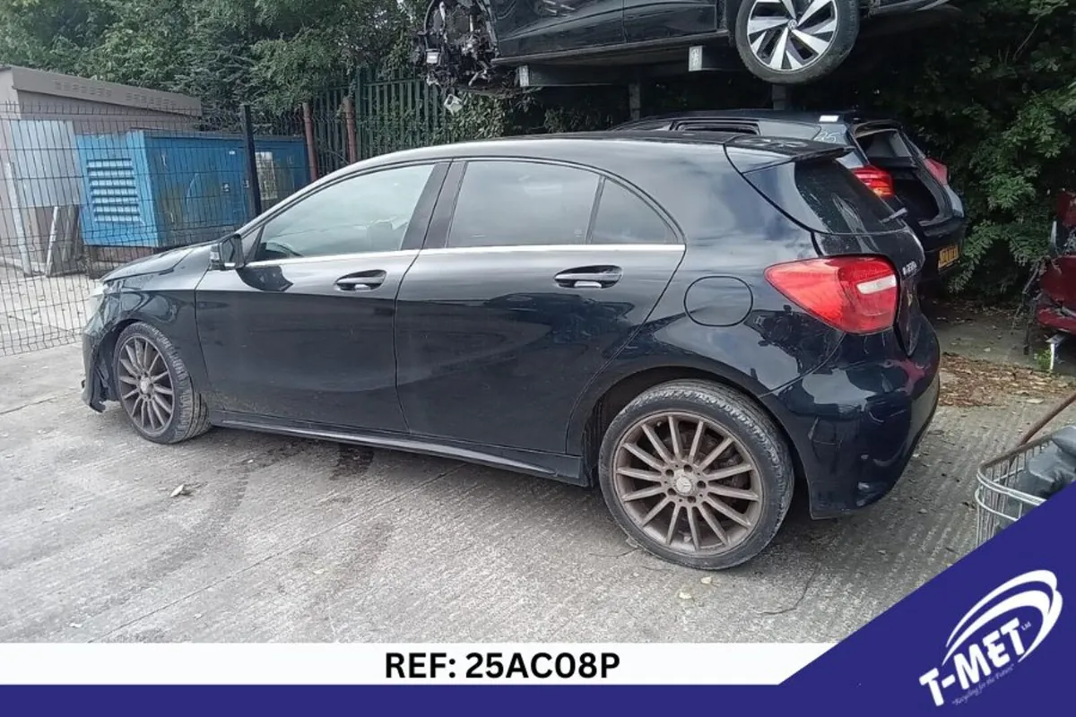 2015 MERCEDES A-CLASS BREAKING FOR PARTS - Image 4