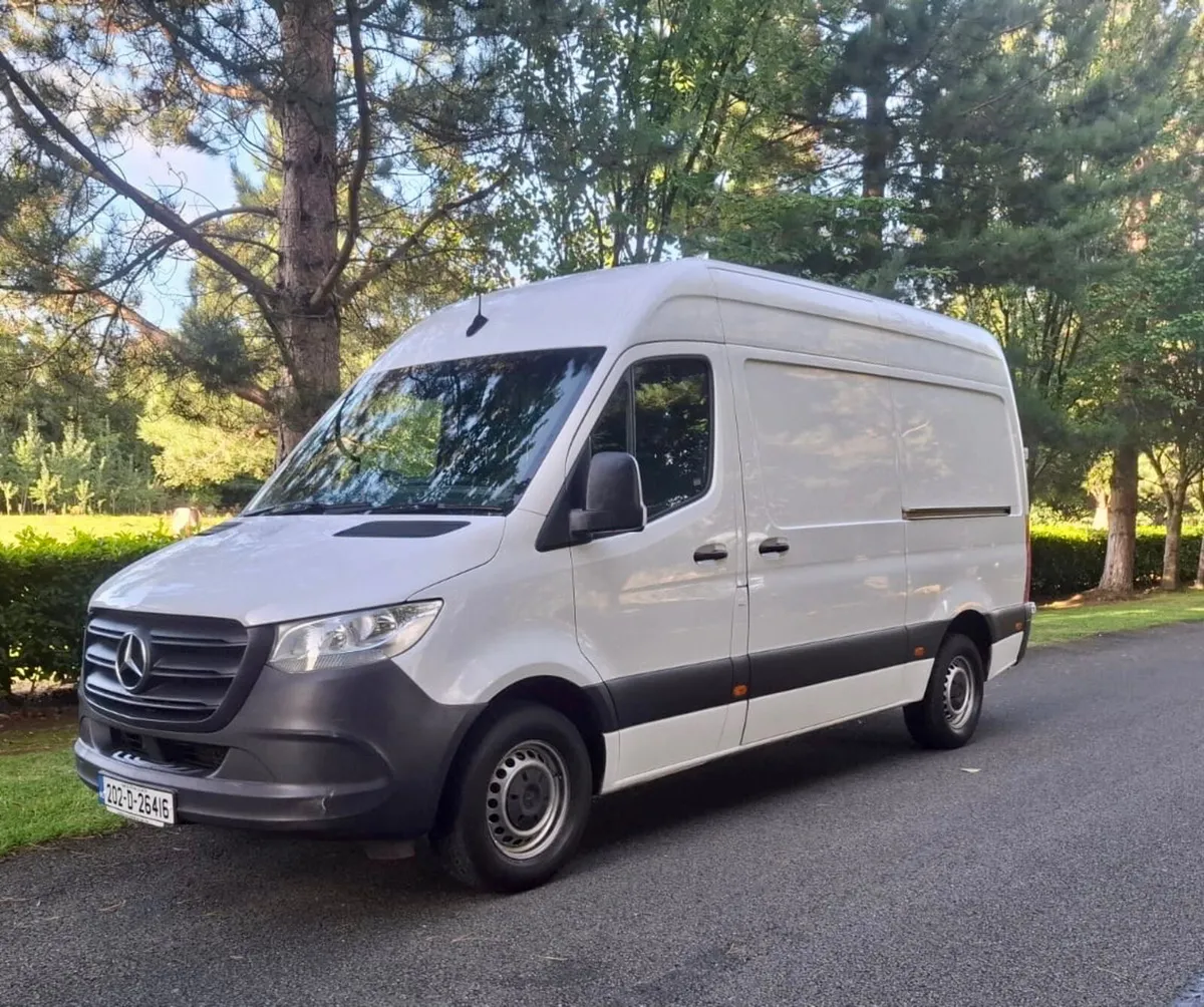 Mercedes-Benz Sprinter 2020 DOE 9/26 - Image 1