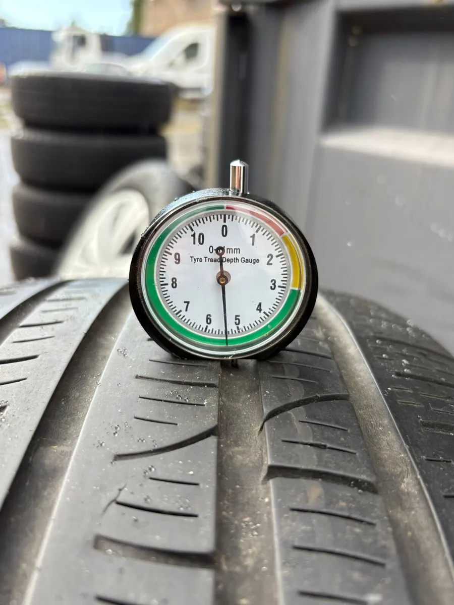 18" GENUINE RANGE ROVER EVOQUE Alloy Wheels & Tyre - Image 3