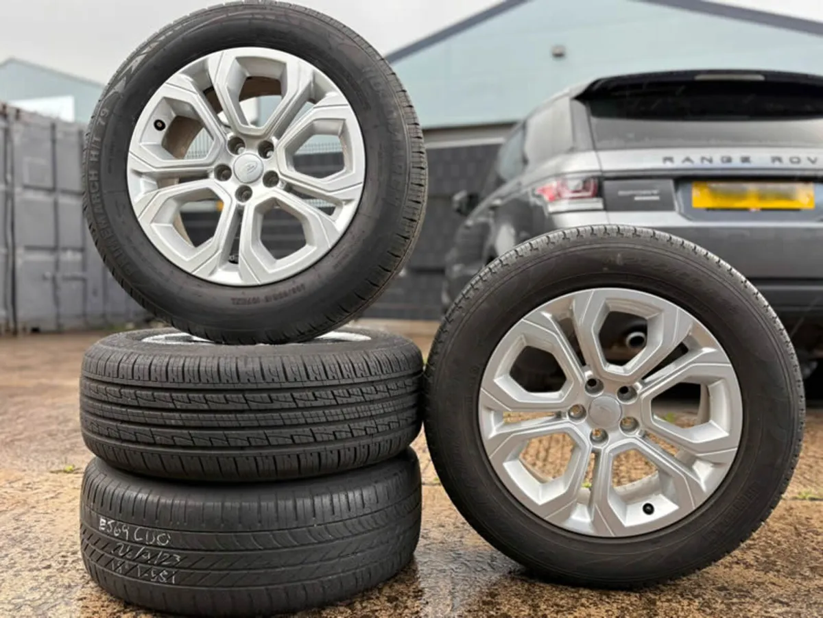 18" GENUINE RANGE ROVER EVOQUE Alloy Wheels & Tyre - Image 1