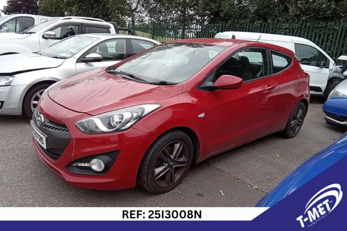 2014 HYUNDAI I30 BREAKING FOR PARTS - Image 1