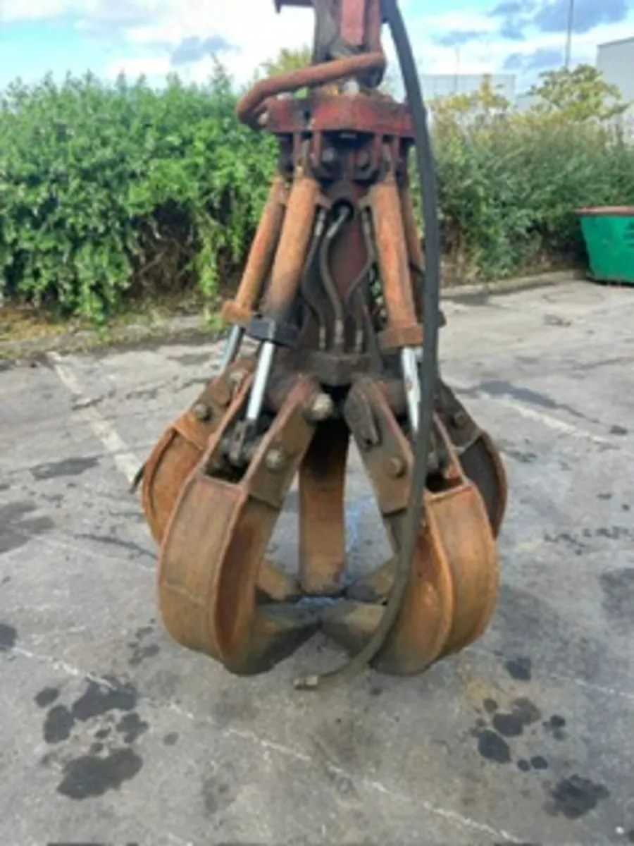 5 Finger Scrap Grab - Image 1