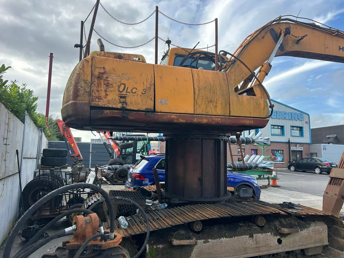 Hyundai 180 Raised Scrap Handler - Image 2