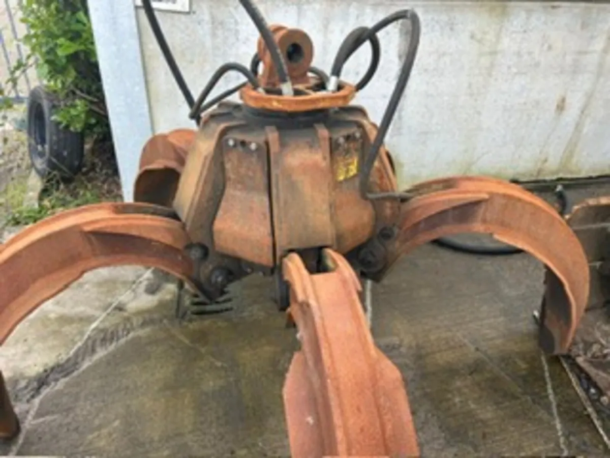 Hyundai 180 Raised Scrap Handler - Image 3