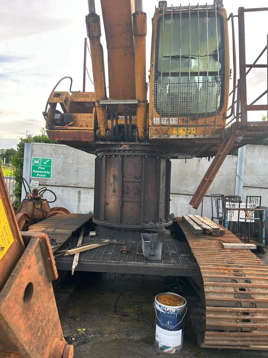 Hyundai 180 Raised Scrap Handler - Image 4