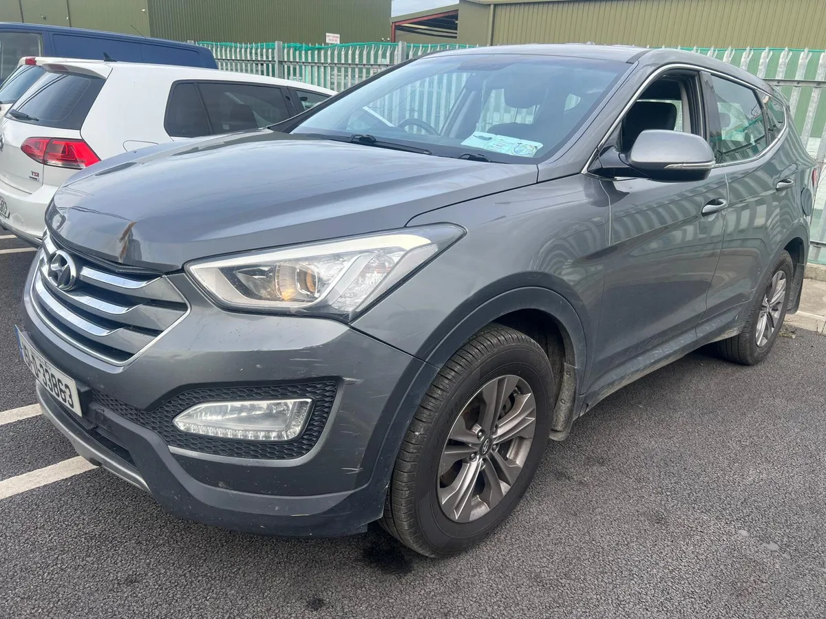2015 HYUNDAI SANTA FE 7 SEATER FOR PARTS ONLY - Image 1