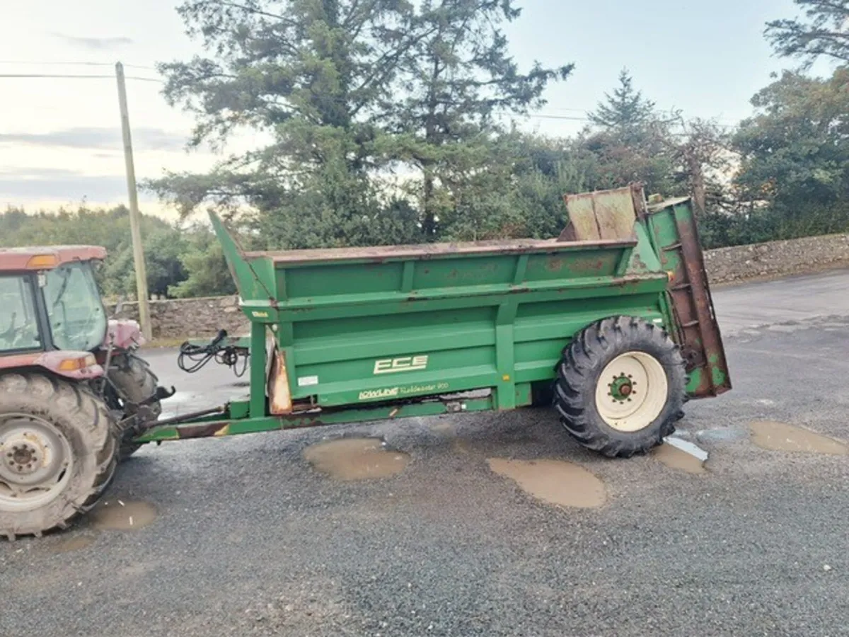 2003 ECE Fieldmaster 900 Rear Discharge Muck Sprea - Image 3
