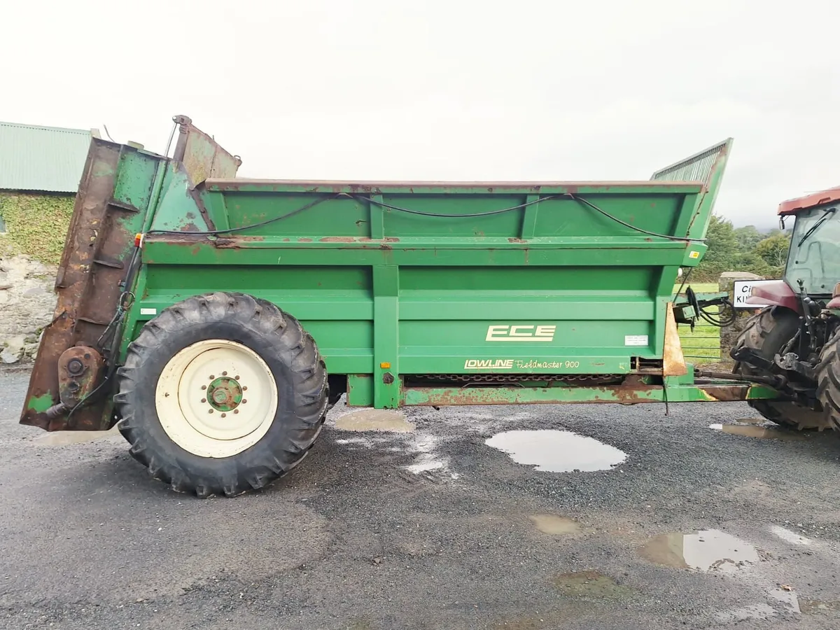 2003 ECE Fieldmaster 900 Rear Discharge Muck Sprea - Image 2