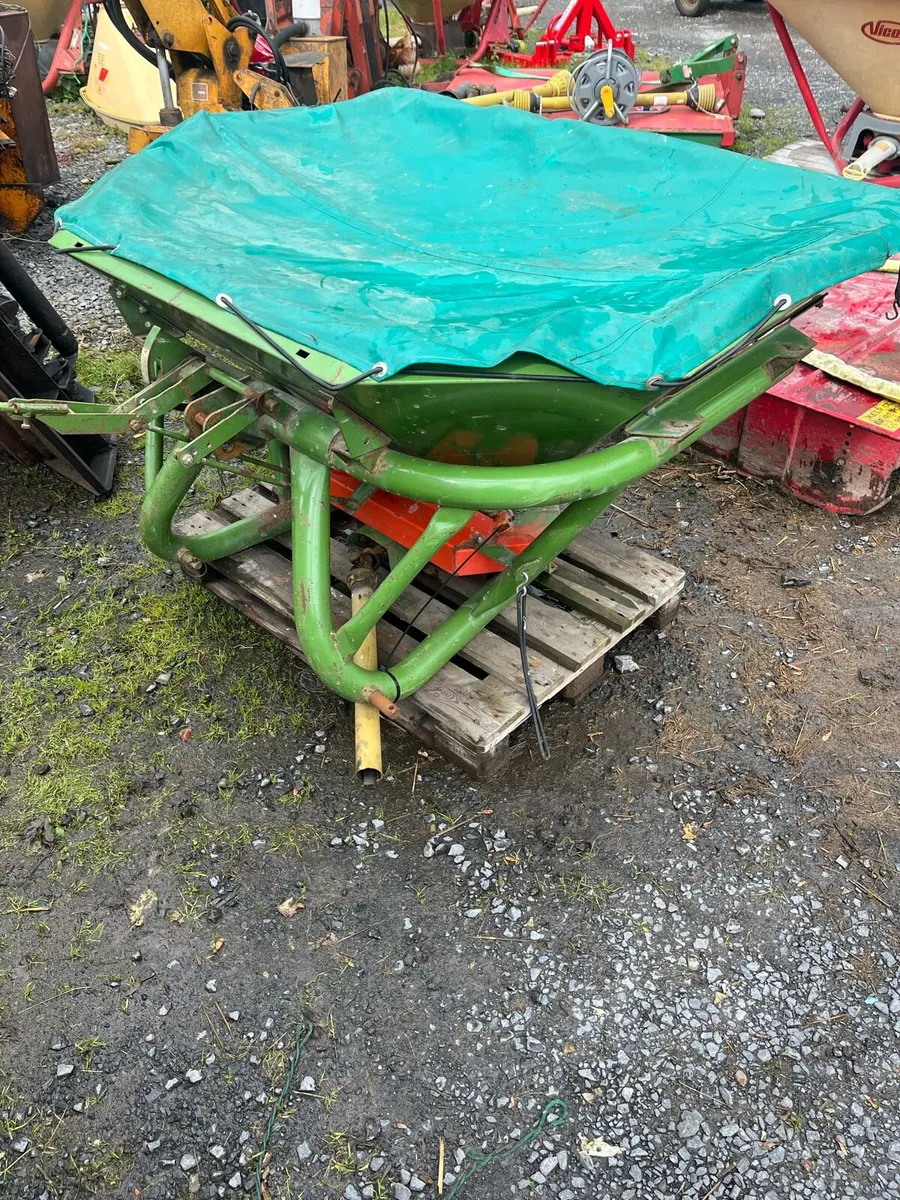 Amazone spreader - Image 1