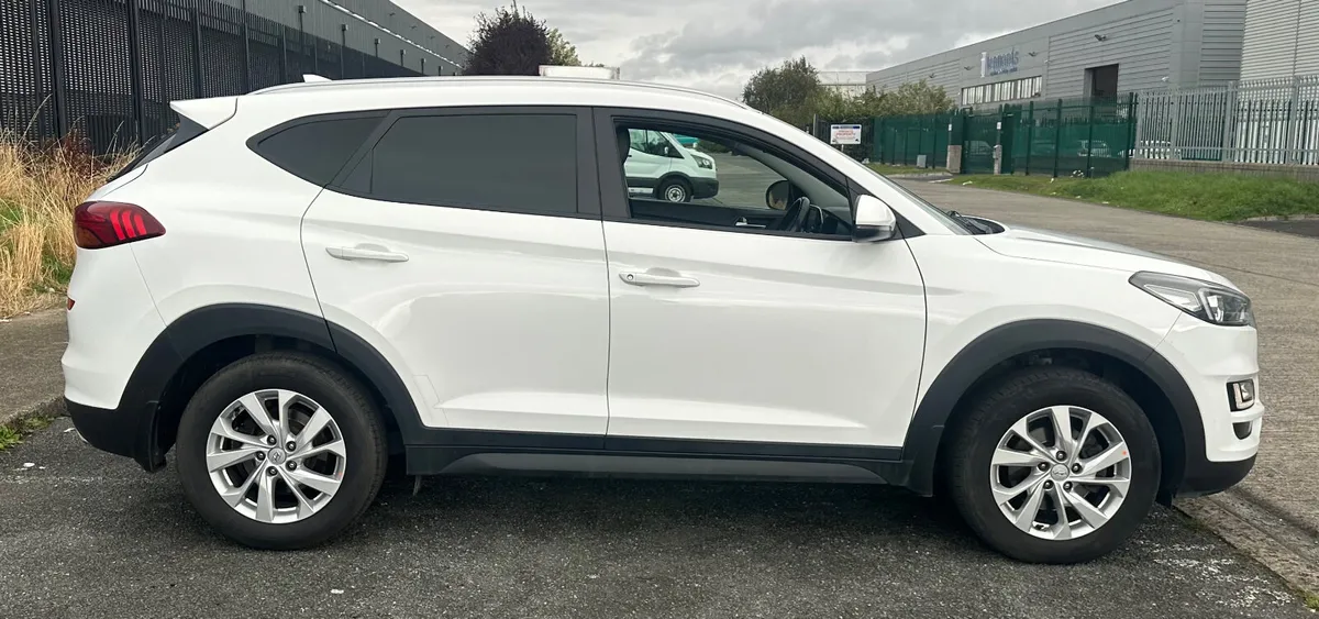 2021 Hyundai Tucson Executive - Image 3