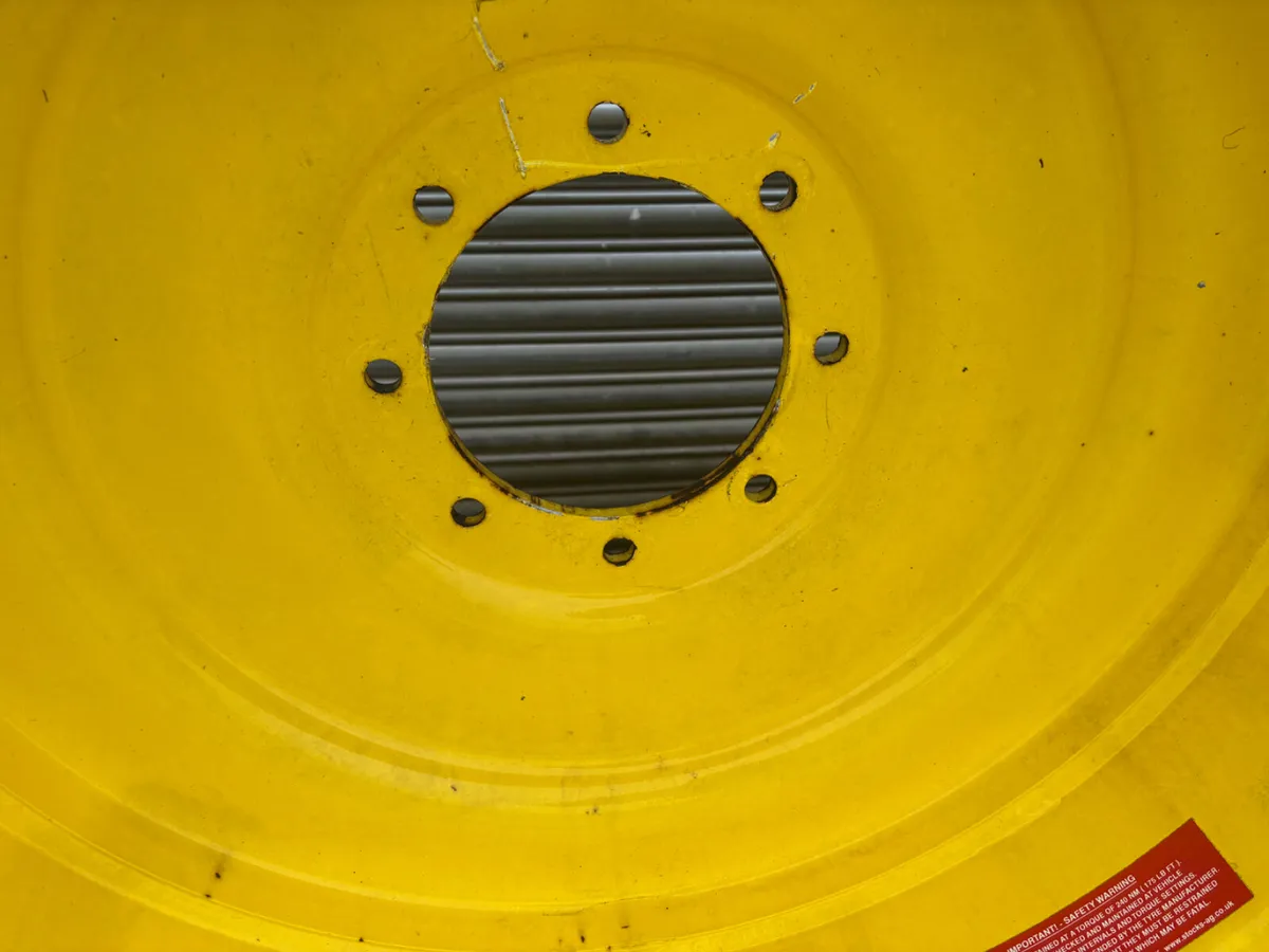 710/60/38 VF Michelins - Image 3