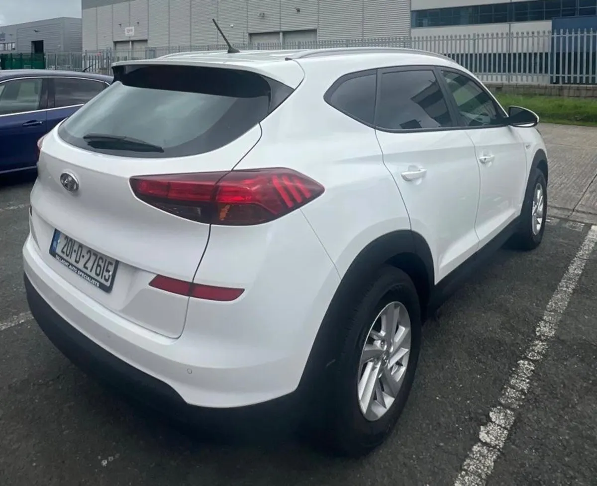 2020 Hyundai Tucson Commercial - Image 4