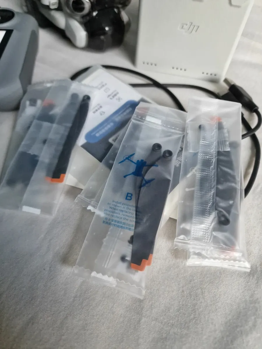 DJI Mini 4 Pro Fly More Combo (DJI RC 2) - Image 4