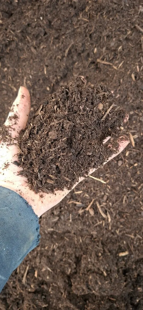 Fine Grade Bark Mulch - Image 2