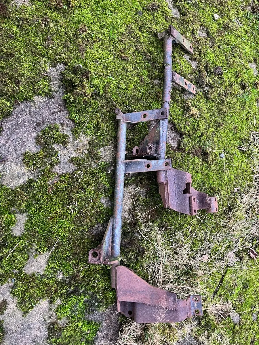 Ford7610 loader and brackets - Image 2