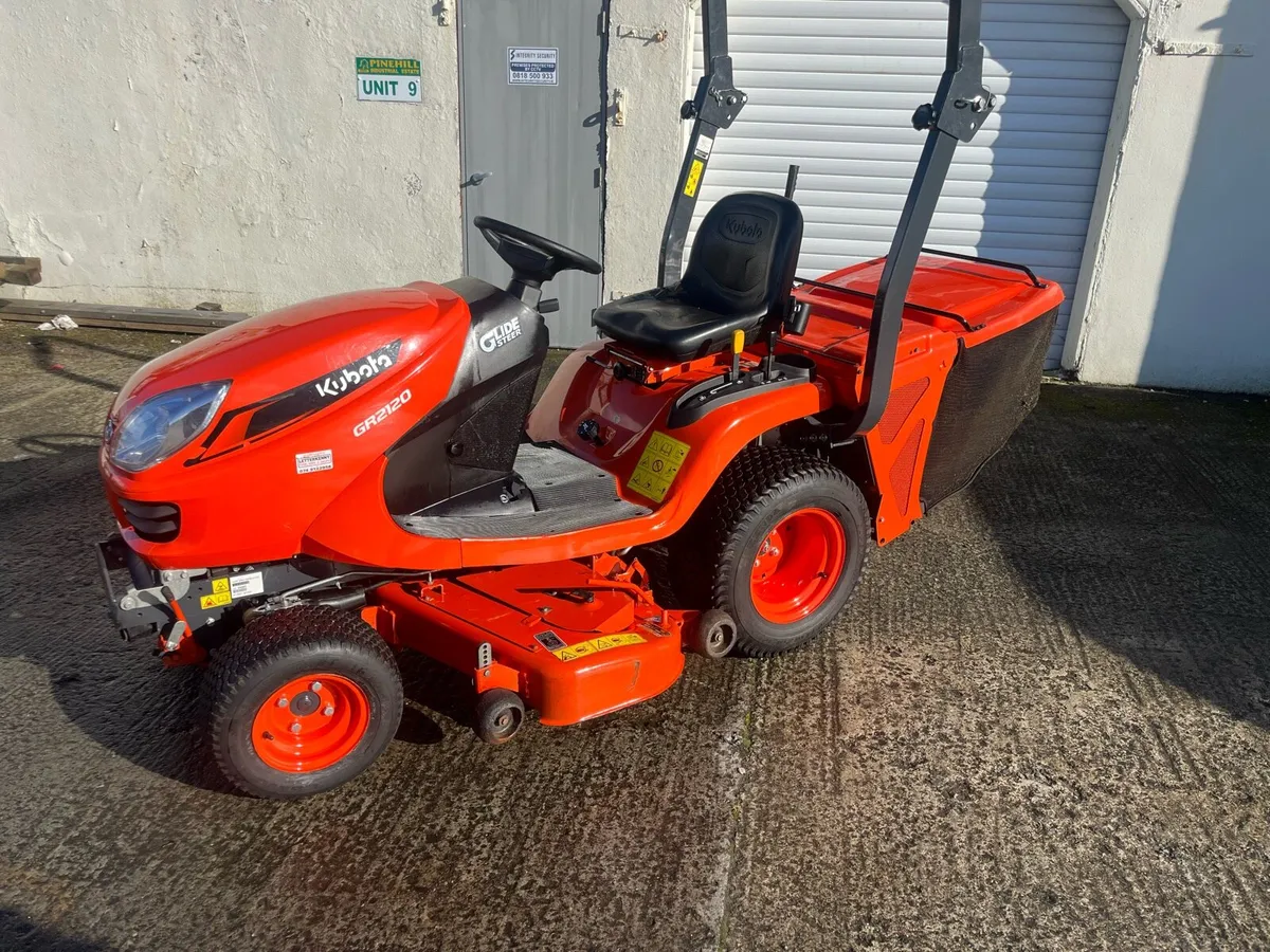 Kubota GR2120 - Image 1