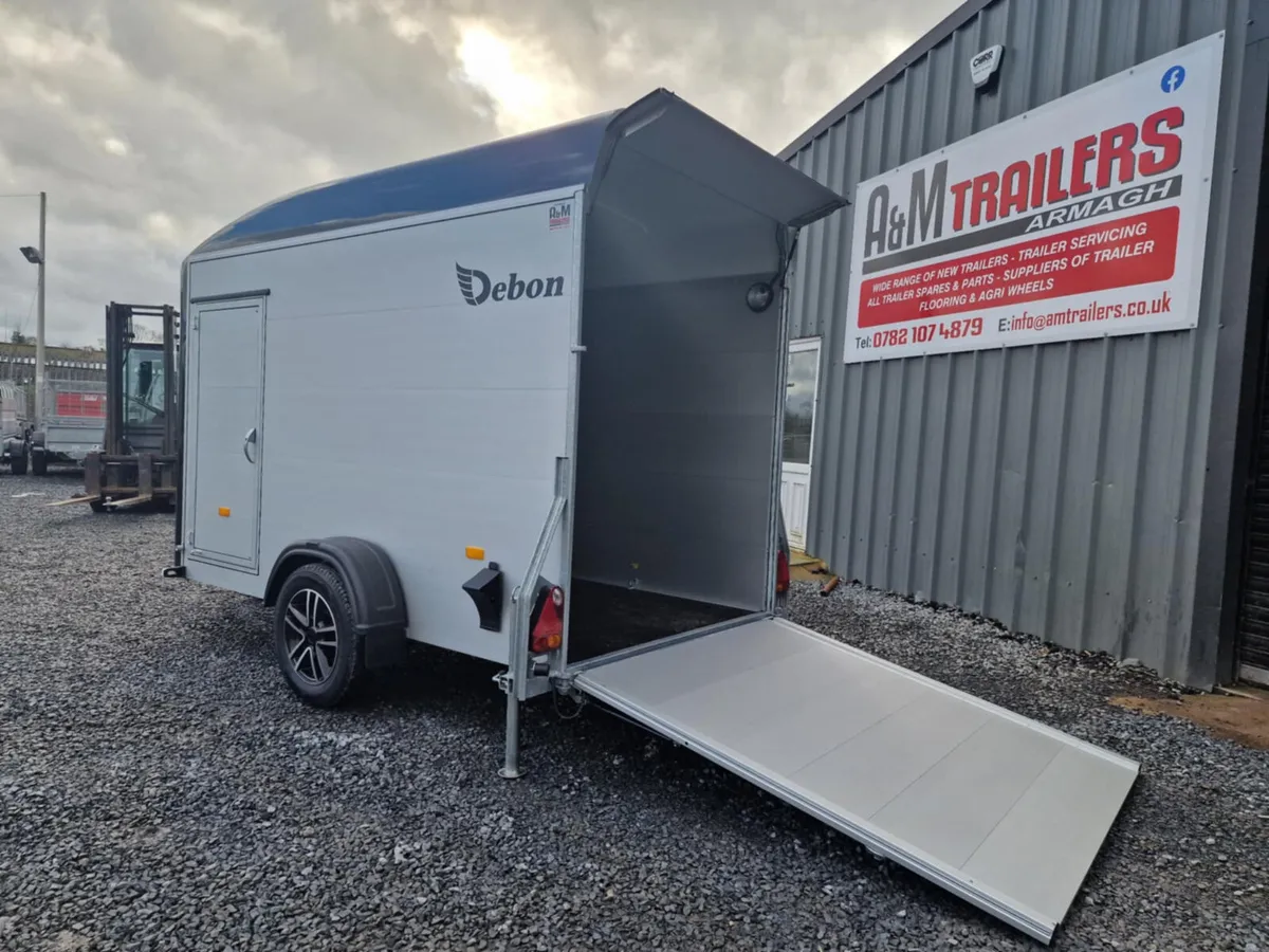 Debon C300 box trailers Flat bed - Image 1