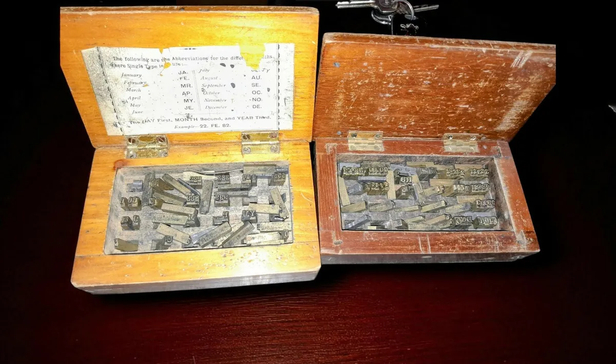 Antique printing equipment in wooden boxes - Image 1