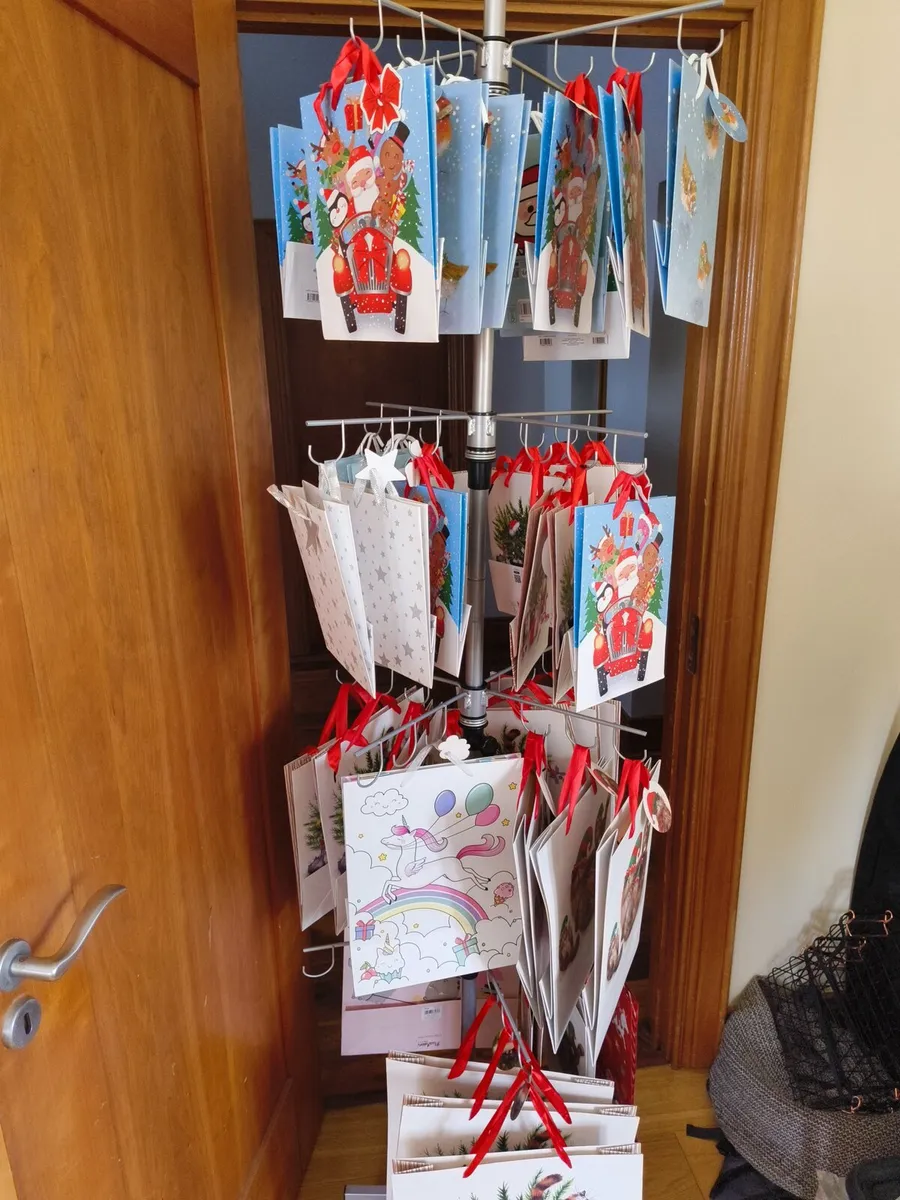 Gift bag spinner merchandiser for sale - Image 2