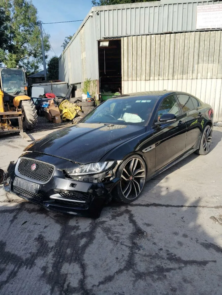 Breaking jaguar XE  r-tipe 2018 2.0 diesel - Image 1