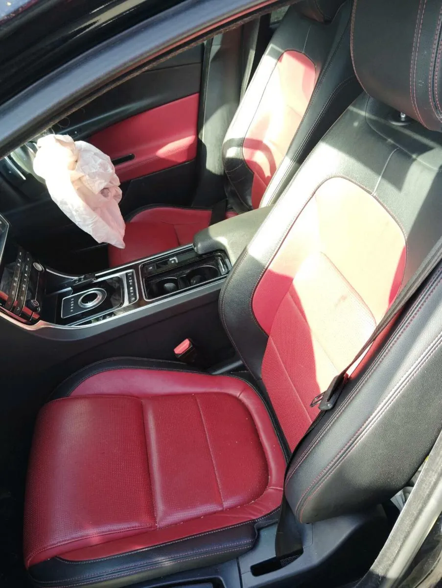 Breaking jaguar XE  r-tipe 2018 2.0 diesel - Image 3