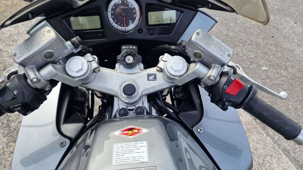 VFR800 @ Doyles Athlone - Image 4