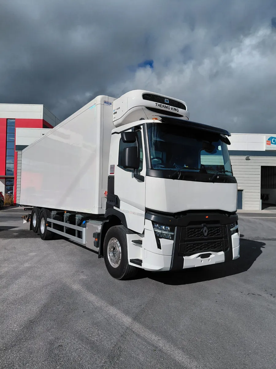 New Renault T380 Refrigerated Rigid - Image 1