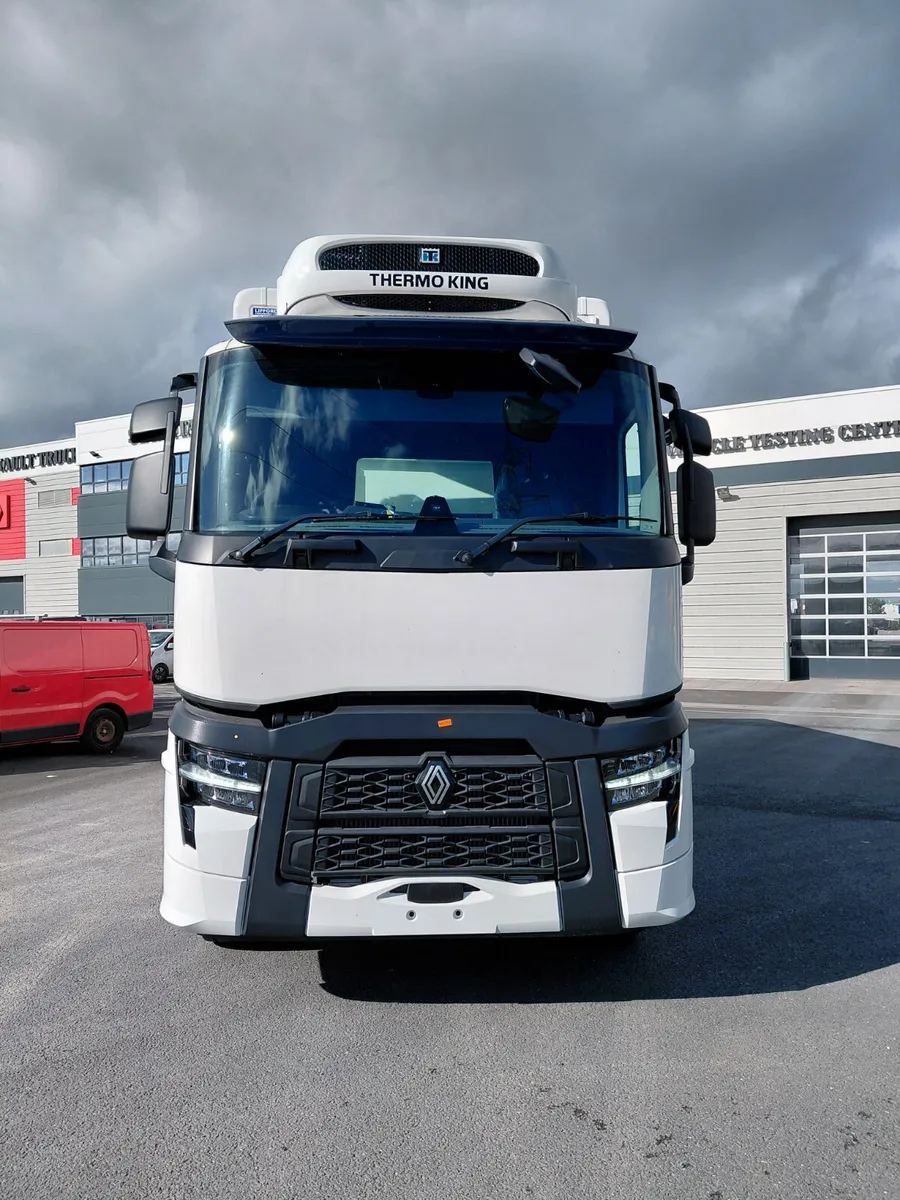 New Renault T380 Refrigerated Rigid - Image 2