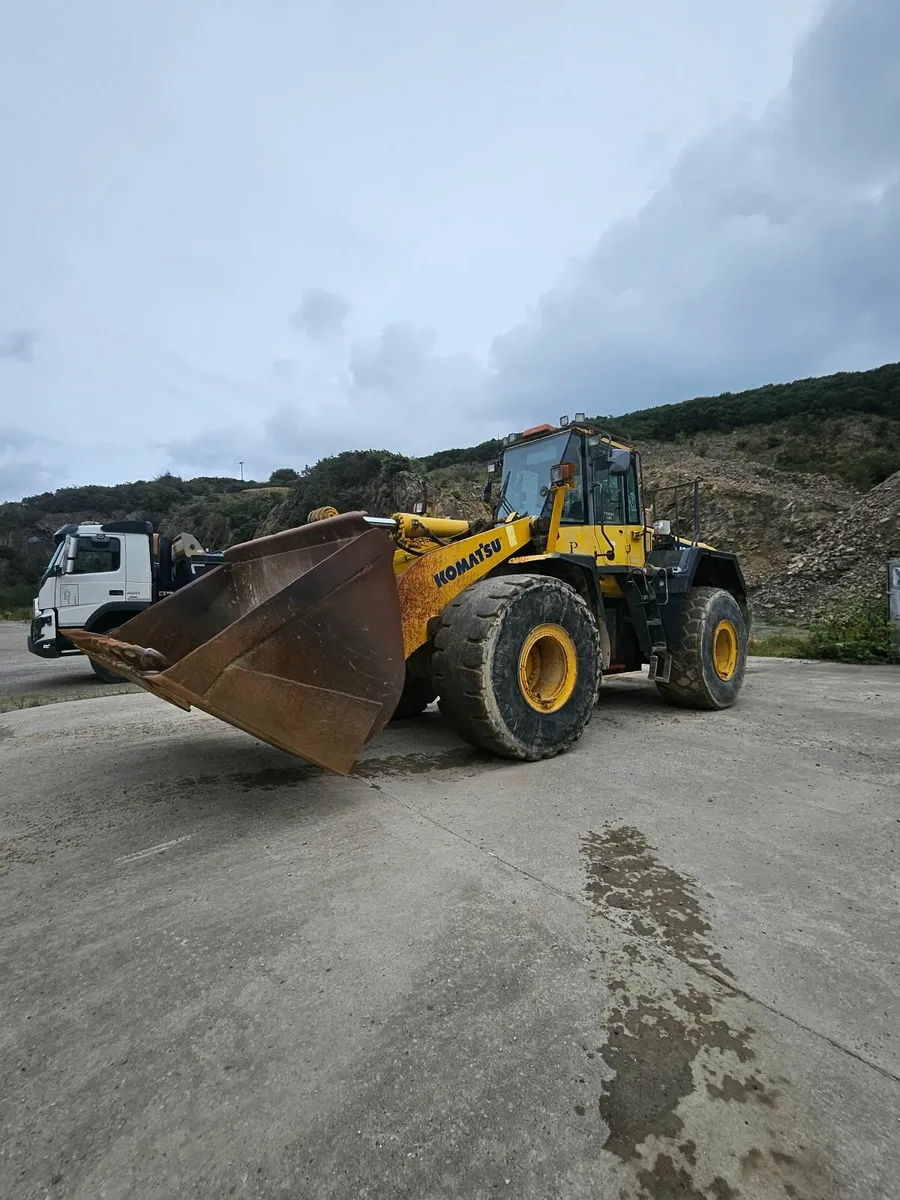 Komatsu 480 loading shovel - Image 2