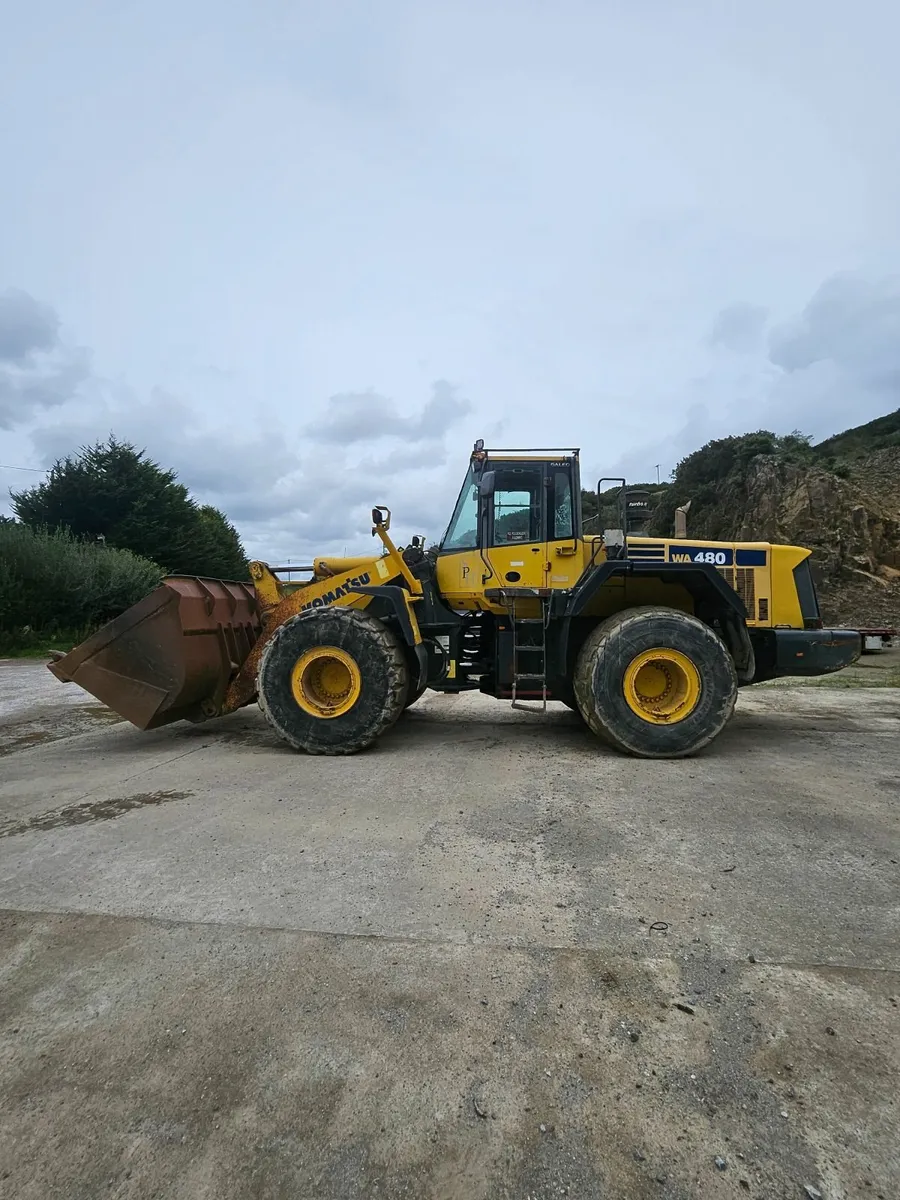 Komatsu 480 loading shovel - Image 1