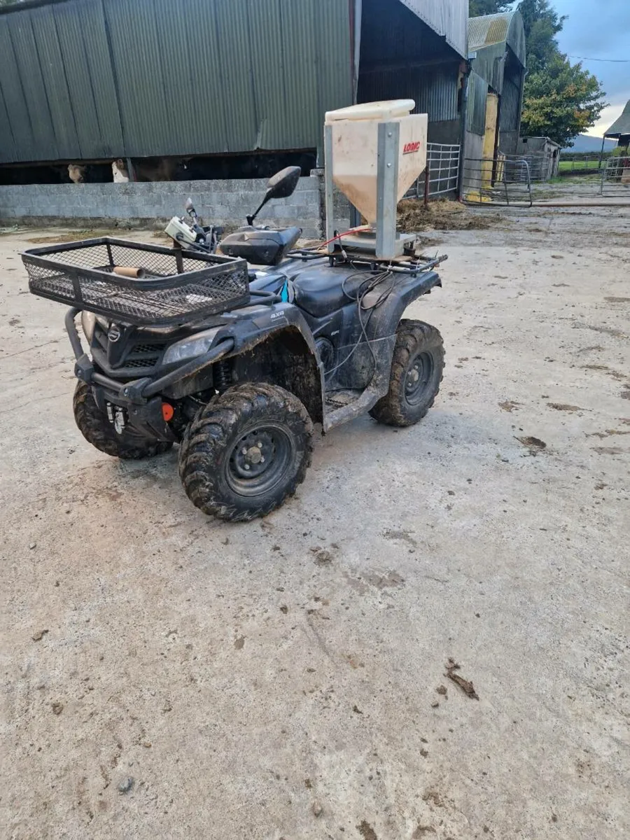 Slug pellet spreading,