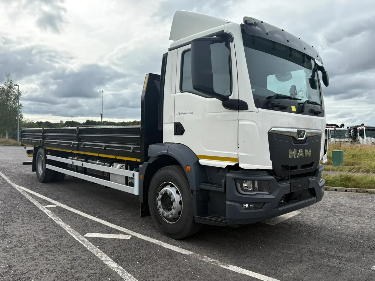 2025 Man 18 Ton Dropside - Image 1