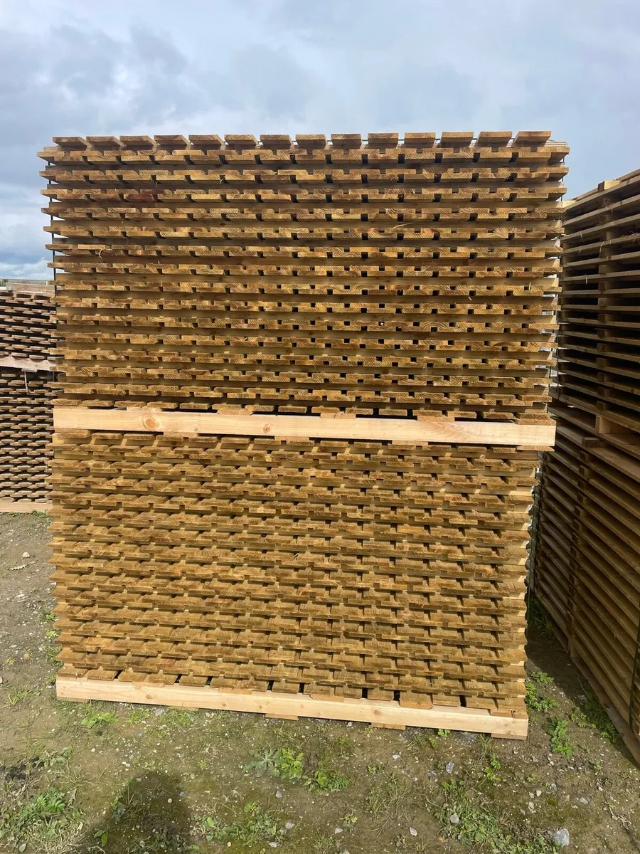 Timber fencing - Image 2