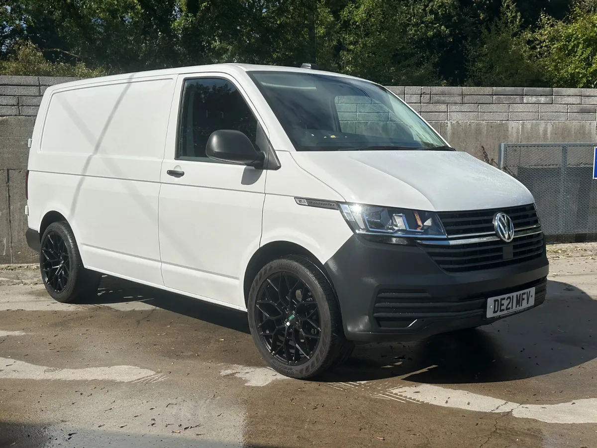 Volkswagen Transporter 2021 - Image 3