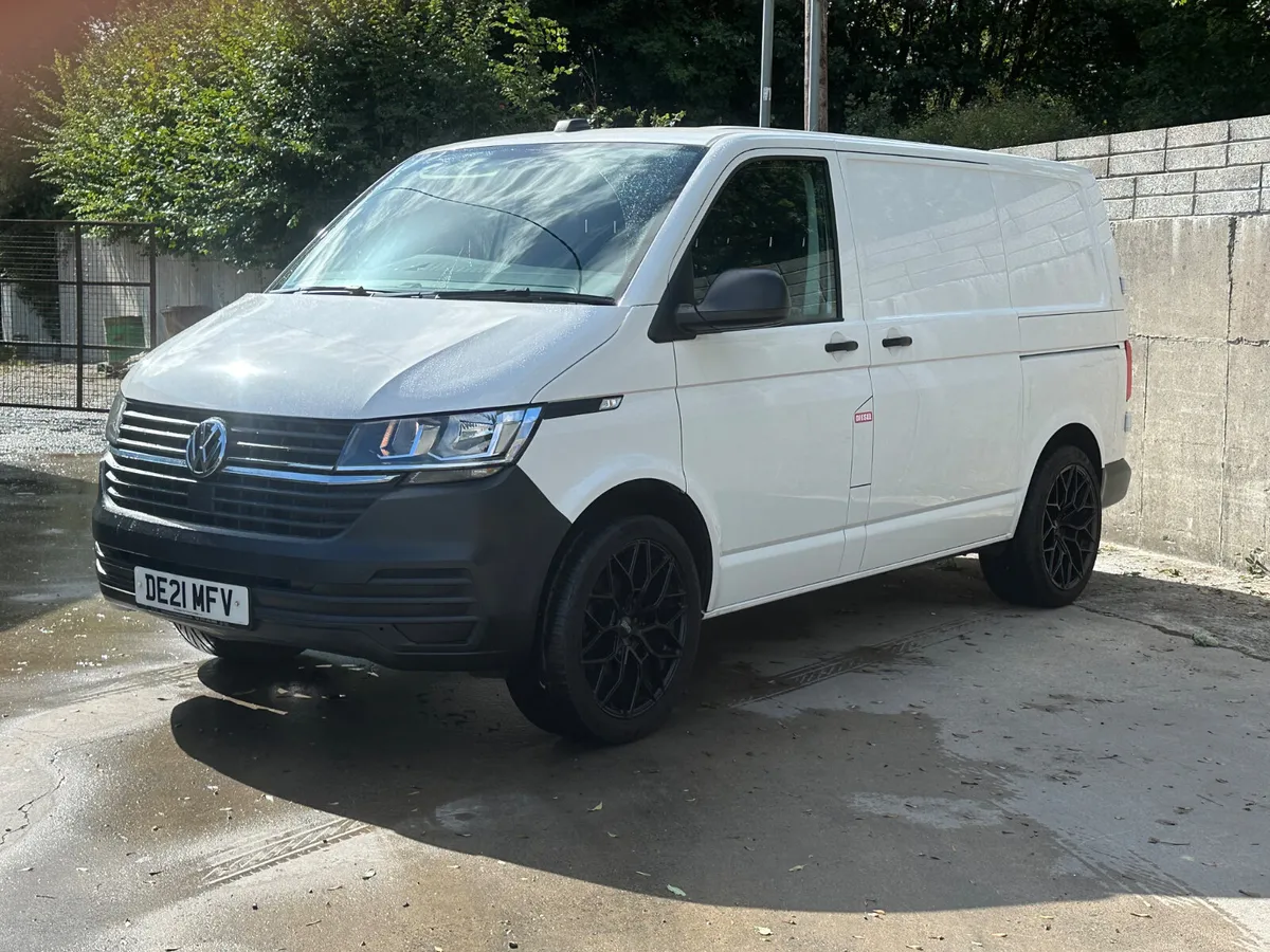 Volkswagen Transporter 2021 - Image 2